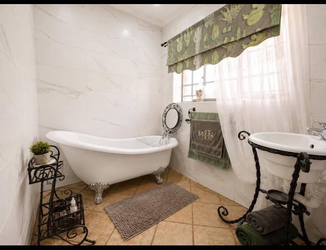 3 BEDROOM HOUSE FOR SALE IN THREE RIVERS